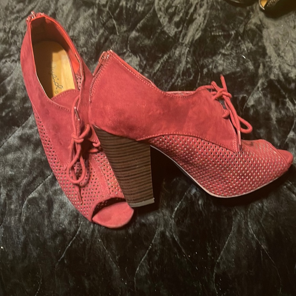 Woman’s Shoes